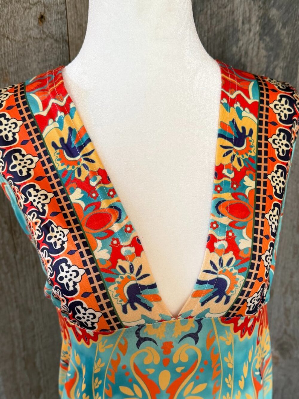 Mundefeis Low V-Neck Maxi Dress Size Small - Picture 3 of 8